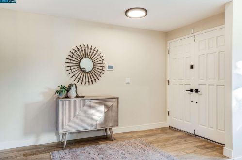 5209 Jomar Dr, Concord CA  94521-2341 exterior