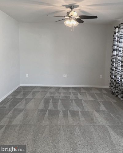 118 Un Rdg Dr, Charles Town WV 25414-4937 exterior