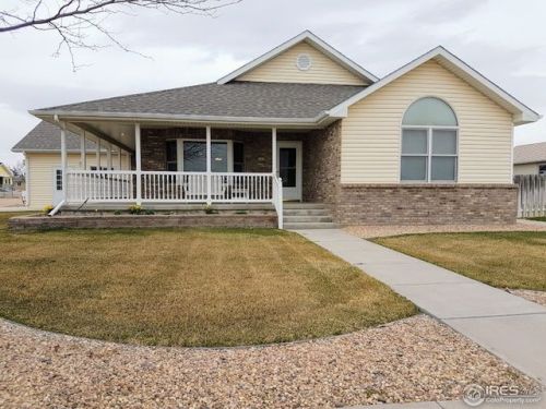 577 11th St, Akron, CO 80720-1916