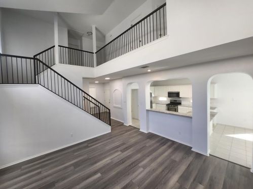 138 Hogan, Uhland TX 78640-5400 exterior