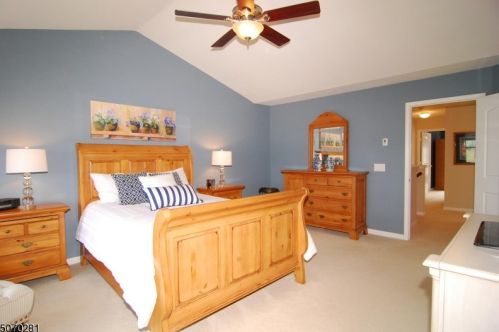 33 Junegrass Way, Hackettstown NJ  07840-4539 exterior