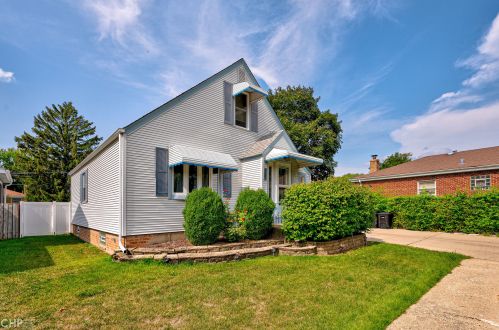 5024 Oak Park Ave, Chicago, IL 60656-3740