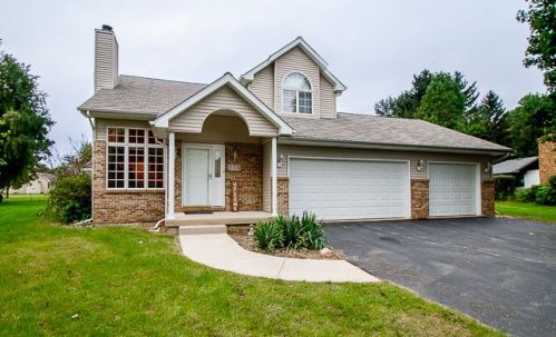 176 Abby Ln, Somonauk, IL 60552-9678