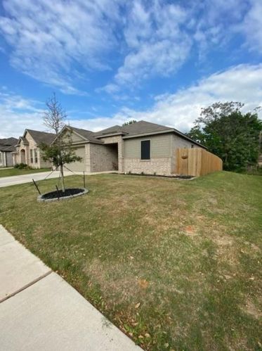 513 Cross Ridge Cir, Fort Worth TX  76120-1724 exterior