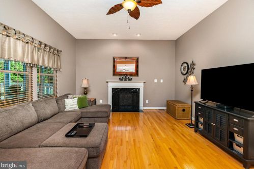 2318 Queensbury Dr, Fallston MD  21047-2928 exterior