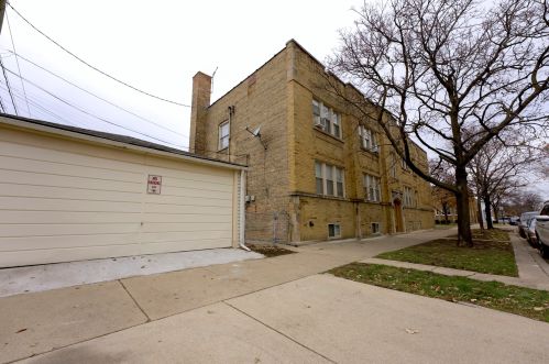 3918 Lockwood Ave, Chicago, IL 60641-2501