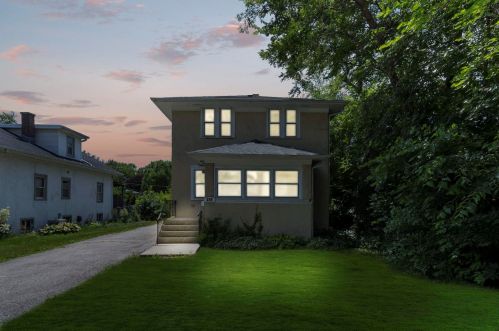 219 Maple Ave, Villa Park, IL 60181-2222