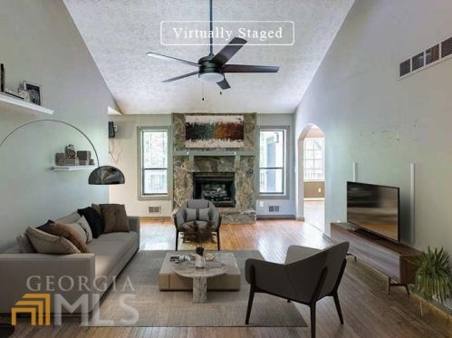 226 Watkins Glen Dr, Kennesaw, GA 30144-1481