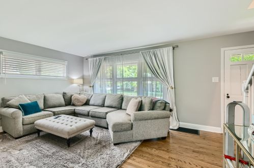 18418 Clyde Rd, Homewood, IL 60430-3014