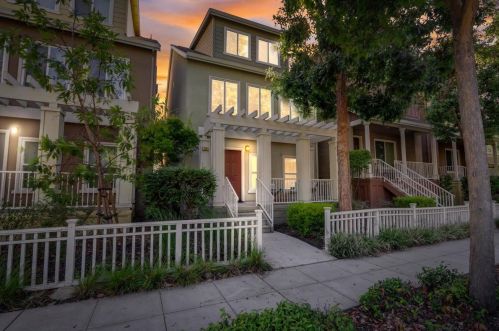 124 Azalea Dr, Mountain View, CA 94041-1381