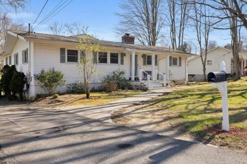 661 Country Club Rd, Waterbury, CT 06708-3215