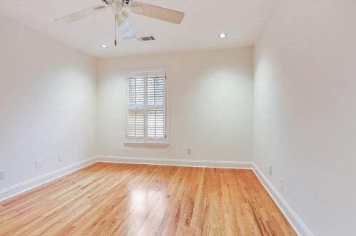 11 Ardmore Sq, Atlanta GA  30309-1821 exterior