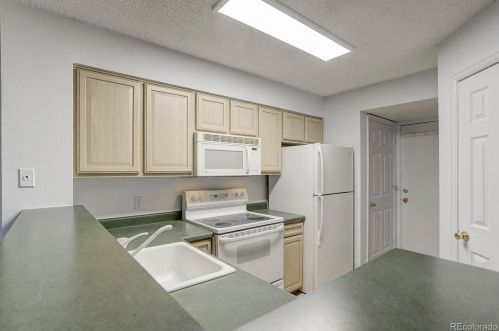 980 Dahlia St, Denver CO  80246-2847 exterior