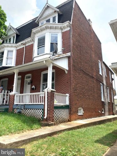 906 Locust St, York, PA 17401-3617