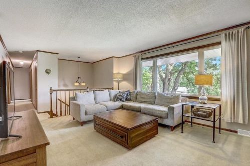 150 Beaumont Ct, Saint Paul, MN 55124-5000