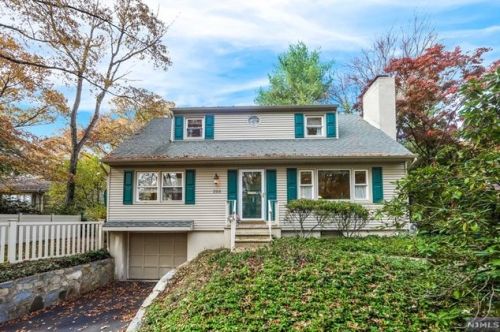 396 End Ave, Ridgewood, NJ 07450-4946