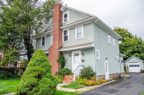 3 Aiken St, Norwalk, CT 06851-2701