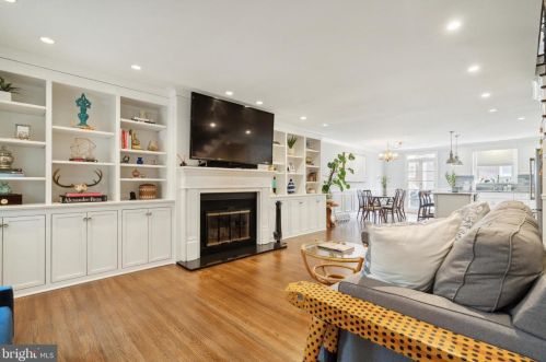 710 Lombard St, Philadelphia PA  19147-1315 exterior