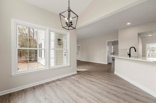340 Falcon Creek Dr, Suwanee GA  30024-2598 exterior