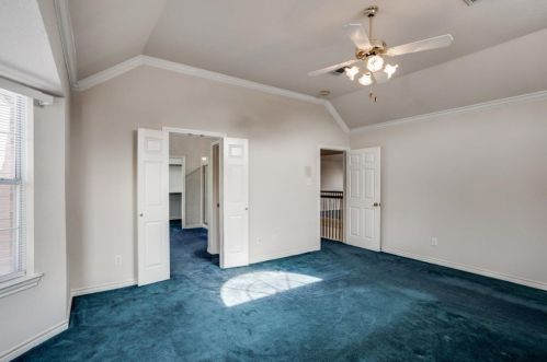 1113 Hunters Crk Dr, Carrollton TX 75007-1112 exterior