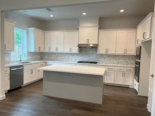 114 Sycamore St, Conroe TX  77384-8505 exterior