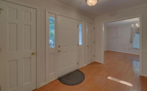 3610 Bleakley Pt, Gainesville, GA 30506-3650