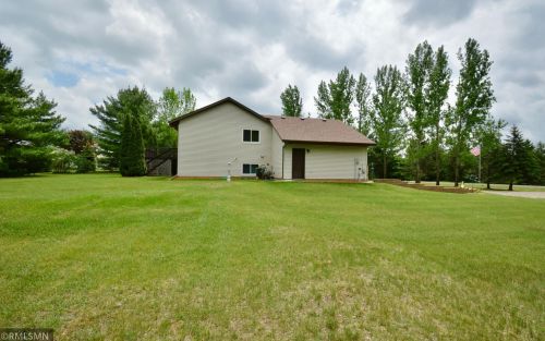 5526 277th St, Columbus, MN 55092