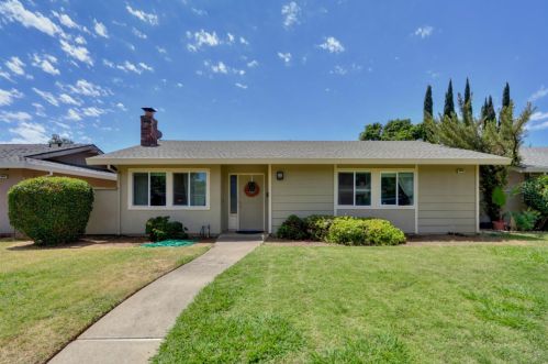 8950 El Oro Plaza Dr, Elk Grove, CA 95624-2611