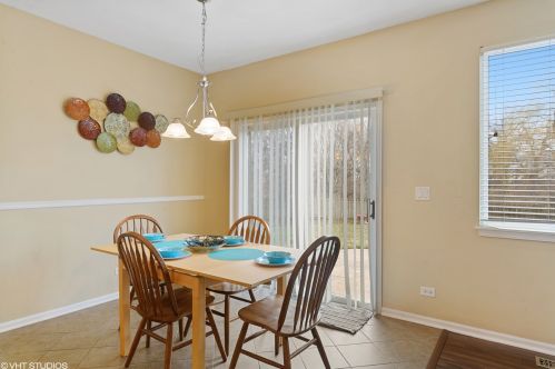 624 Canterbury Ln, Pingree Grove IL  60140-9192 exterior