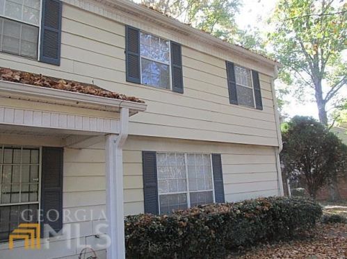 6584 Sleepy Hollow Ln, Morrow, GA 30260-2127