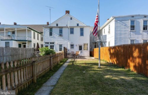 18 Middle St, Hanover PA 17331-3746 exterior