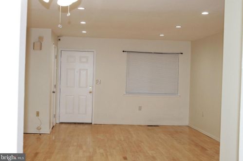 4 Devonshire Ct, Trenton, NJ 08628-2236
