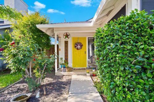 825 Grandview Cir, Turlock, CA 95382-2600