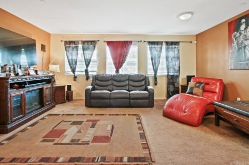 868 Kemp Ct, Compton, CA 90220-4569