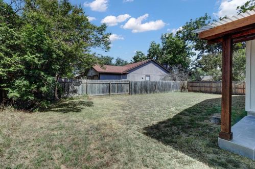 8408 Cayuga Dr, Austin TX 78749-3972 exterior