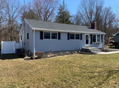 38 Madison Dr, Kensington, CT 06037-3142