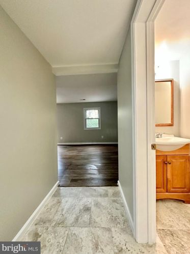 5126 Dahlgreen Pl, Springfield VA  22015-1500 exterior