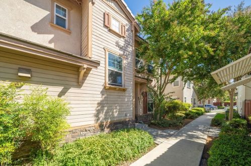 4022 Landau Ct, Riverside, CA 92501-4327