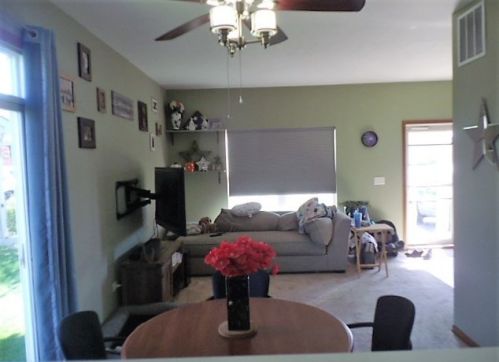 1682 Cesario Dr, Pingree Grove, IL 60140-9047