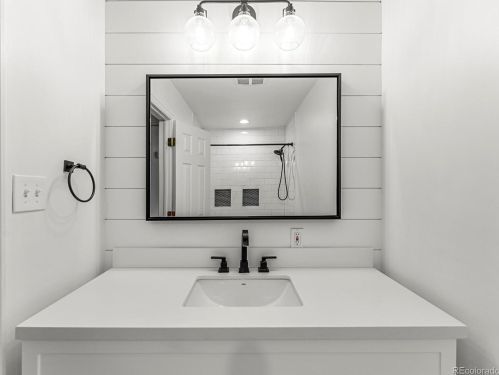 4930 Clarkson St, Englewood CO  80113-7008 exterior