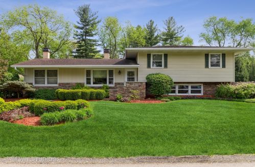4811 Strong Rd, Bull Valley, IL 60014-4560