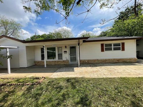 3220 Fairview St, Fort Worth TX  76111-5308 exterior