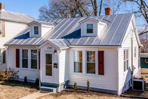 732 Grant St, Harrisonburg, VA 22802-2220