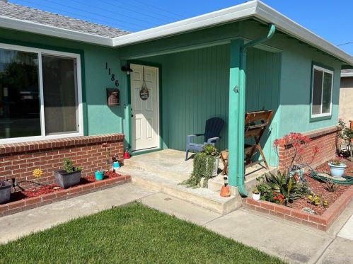 1186 Minaret Ave, Turlock, CA 95380-5526