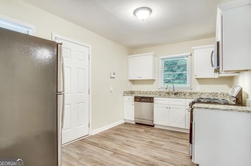 2425 Hanford Dr, Atlanta GA  30315-7104 exterior