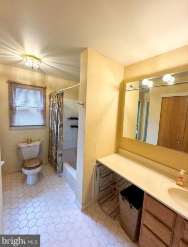 2245 52 St, Philadelphia PA 19131-2312 exterior