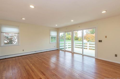33 Camelot Dr, Upper Stepney CT  06468-2004 exterior