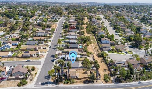 2305 Seasons Rd, Oceanside, CA 92056-3558