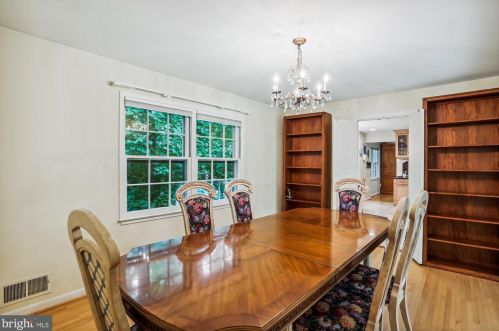 11924 Viewcrest Ter, Silver Spring MD 20902-1553 exterior