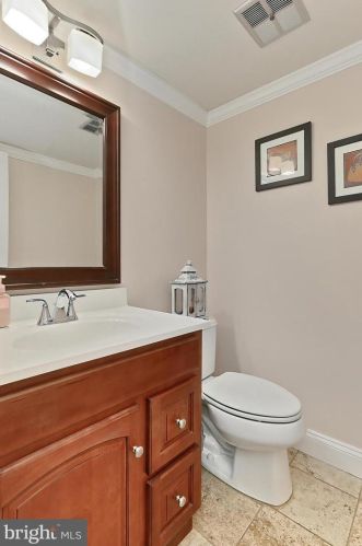 5424 Rilian Ct, Springfield VA  22015-2171 exterior